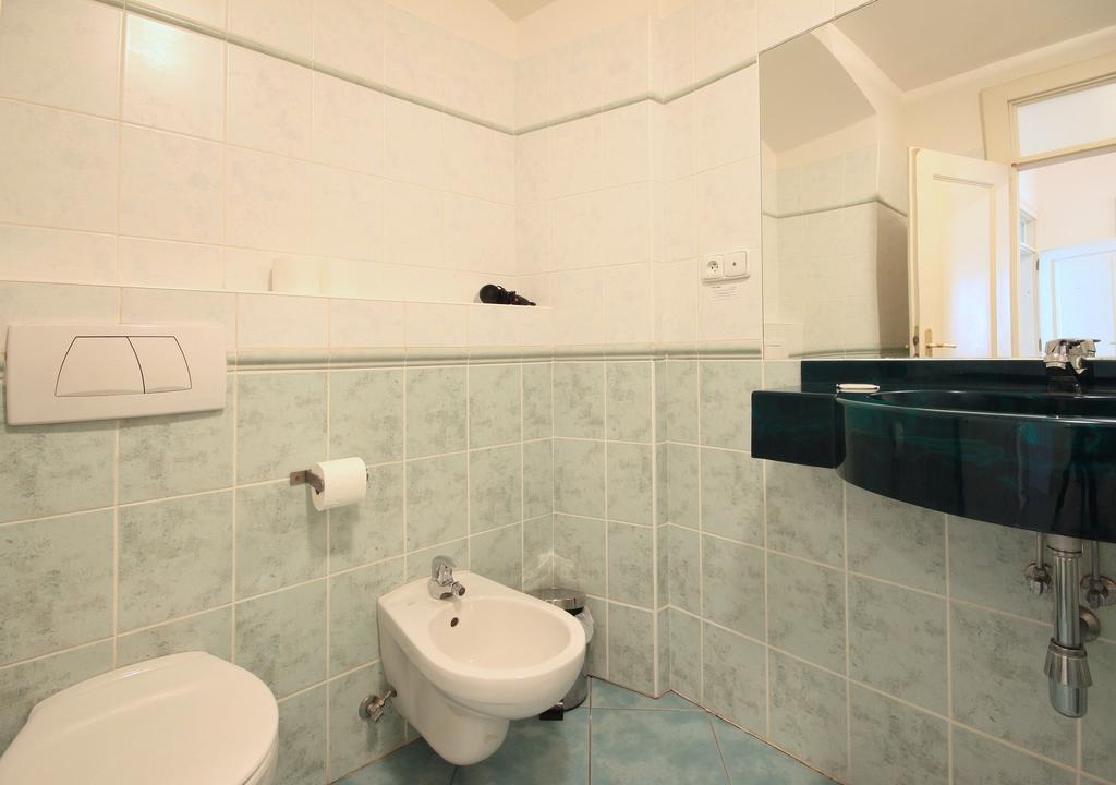 Quadrio Bedroom Apartment Prag