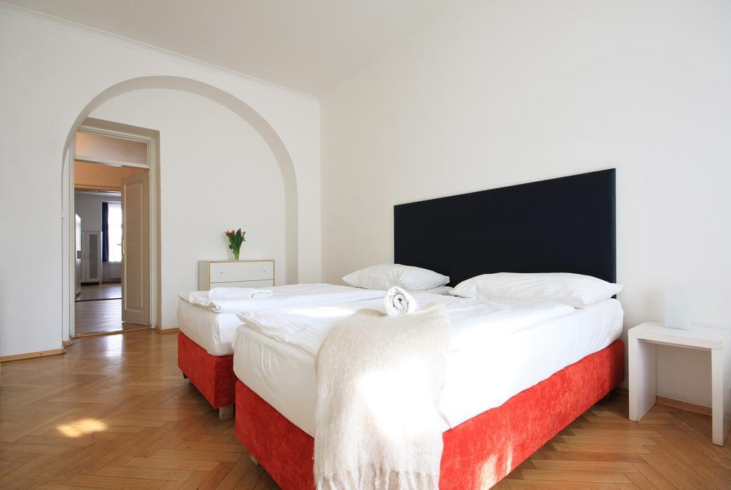 Quadrio Bedroom Central