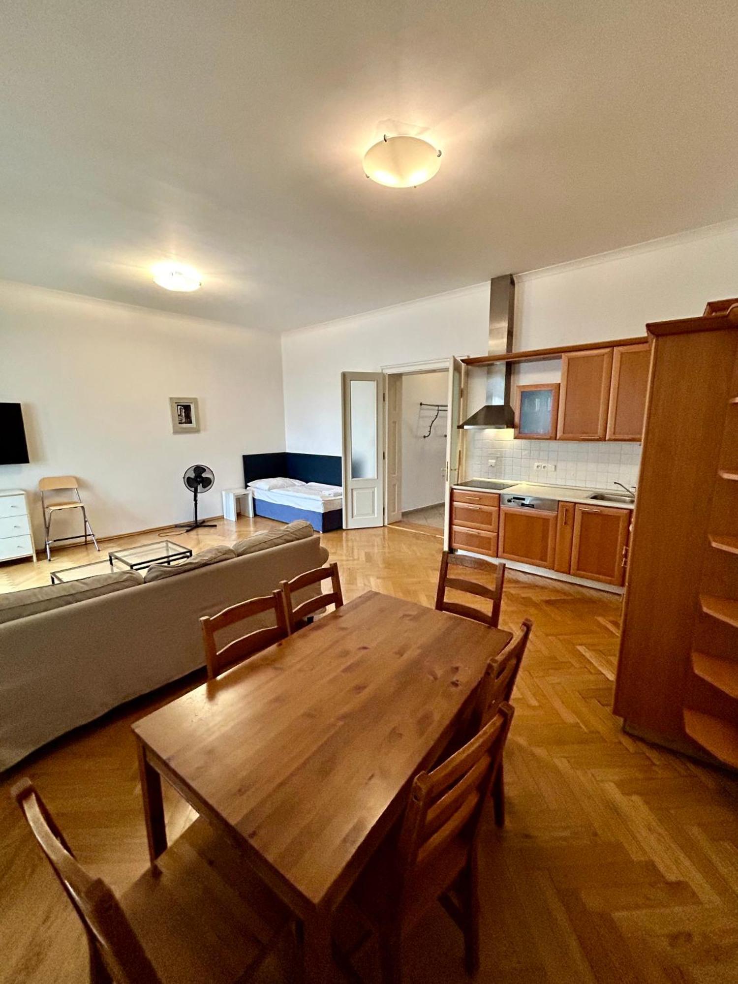 Quadrio Bedroom Central