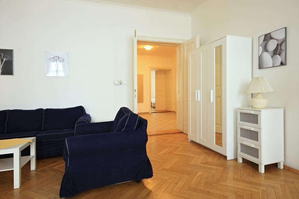 Quadrio Bedroom Central *